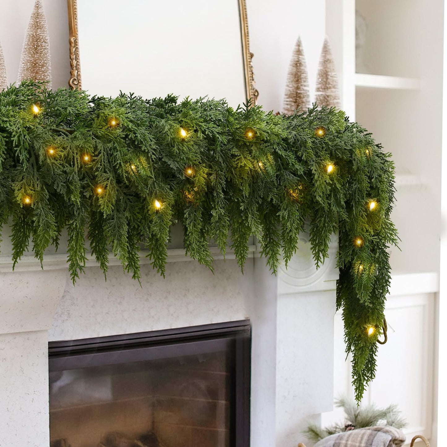 š2026 HOT SALEš„ Pre-lit Christmas Cedar Garland