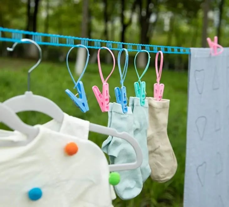 Adjustable Windproof Clothesline with Hooks - Portable Heavy Duty Travel Laundry Line for Outdoor, Backyard, Camping & Indoor Drying